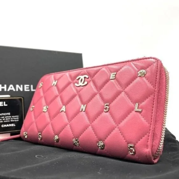 🎀 RARE 🎀 Authentic CHANEL Pink Lucky Lambskin Rhinestone Matelasse Long Wallet - Picture 2 of 10